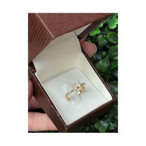 Solitário em ouro 18k - Torcido