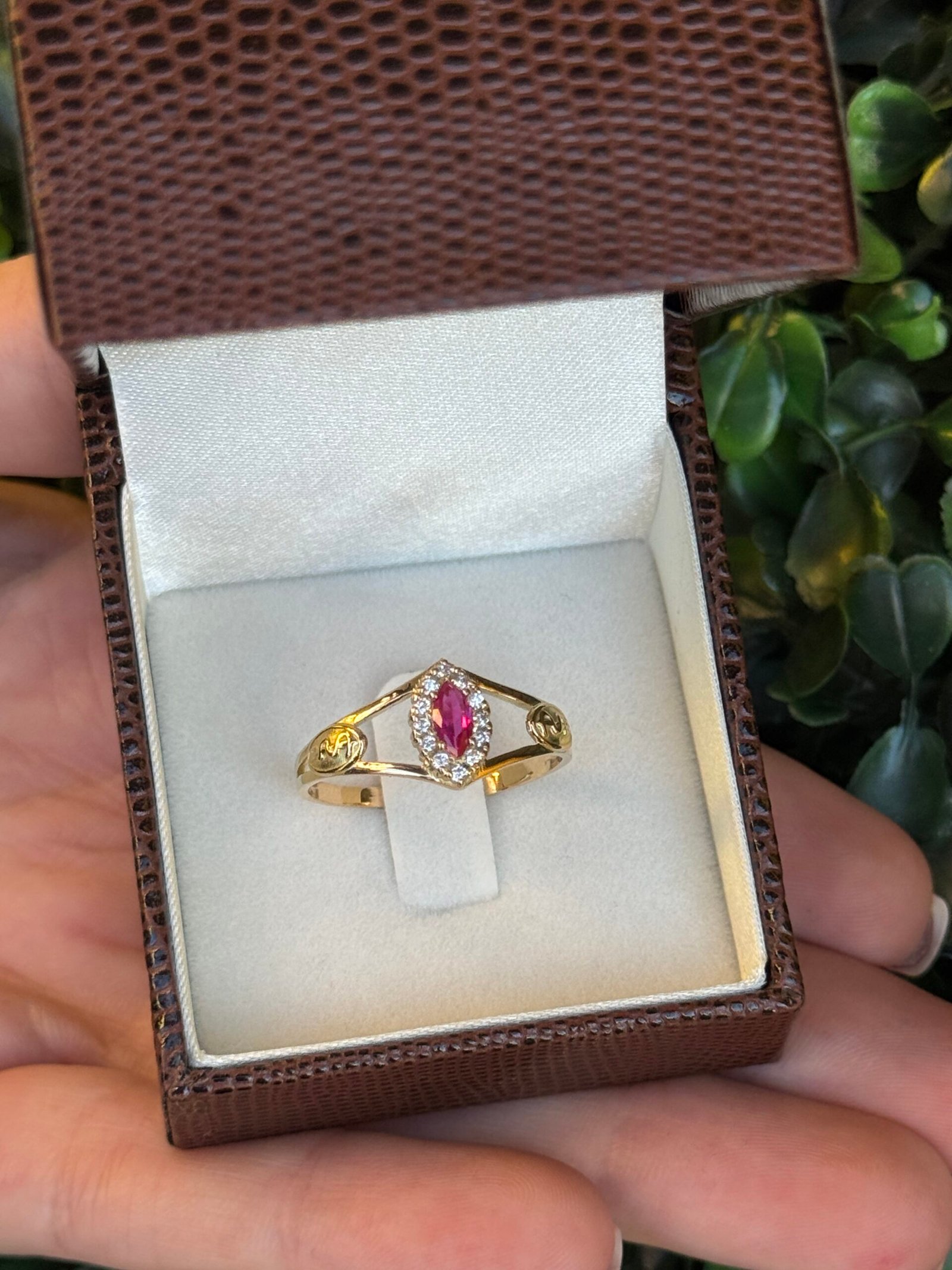 Anel de formatura em ouro 18k - Imagem 2
