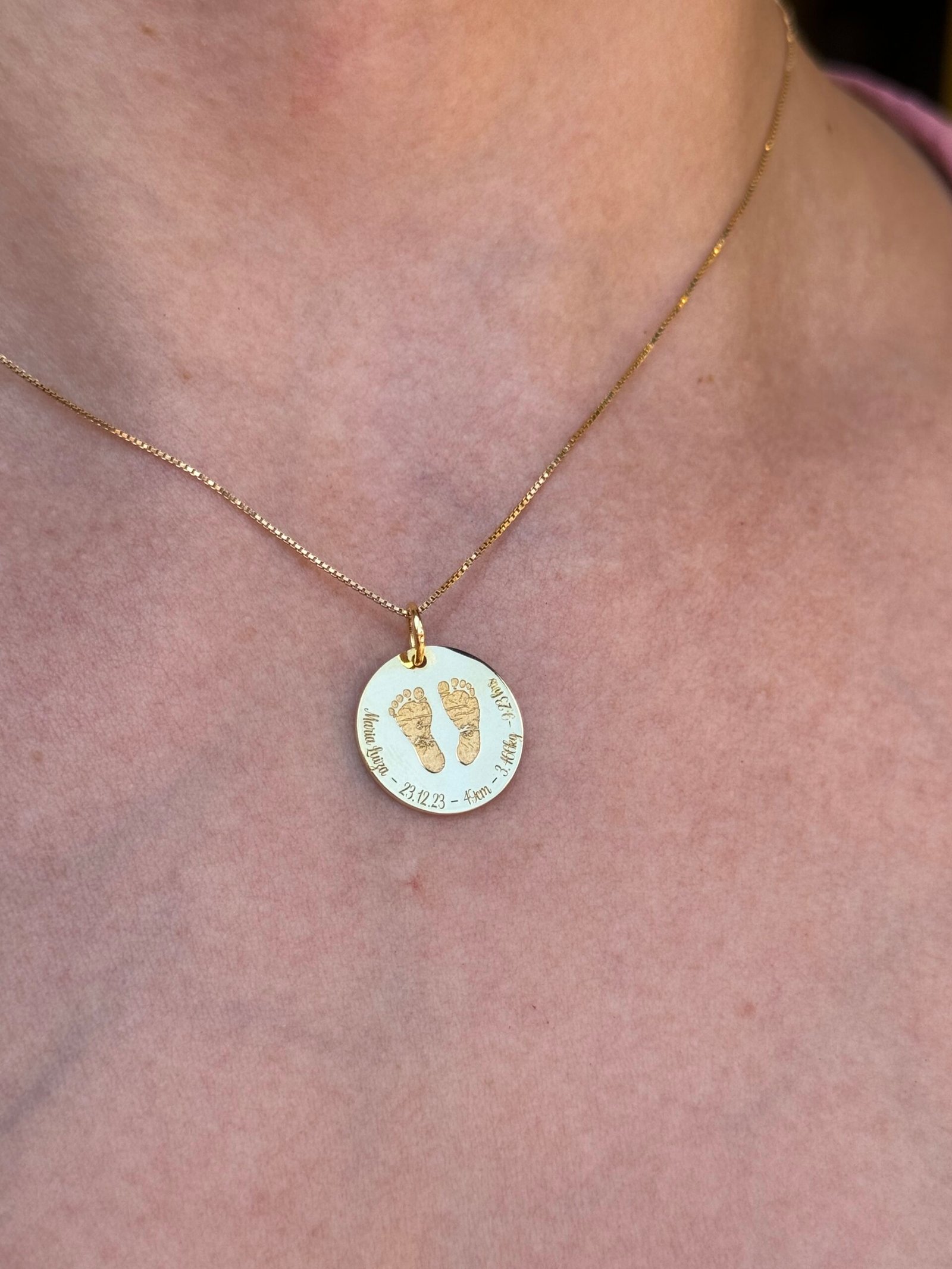 Pingente o nascimento em ouro 18k