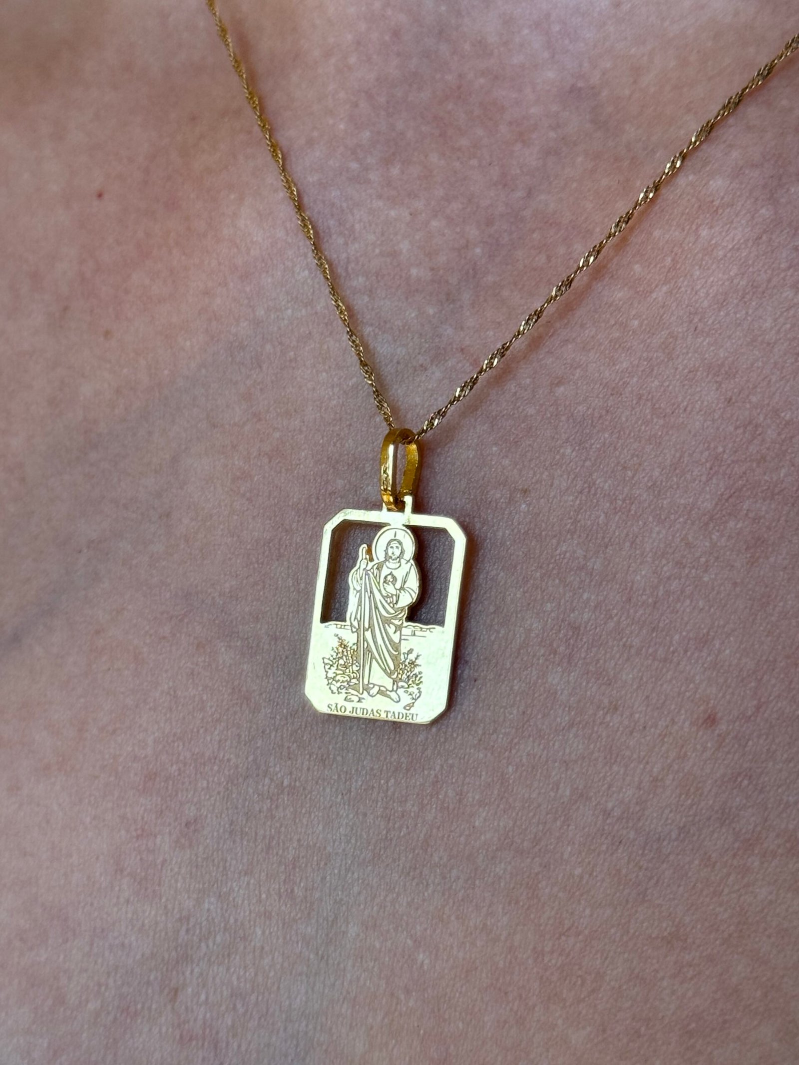 Pingente São Judas Tadeu em ouro 18k