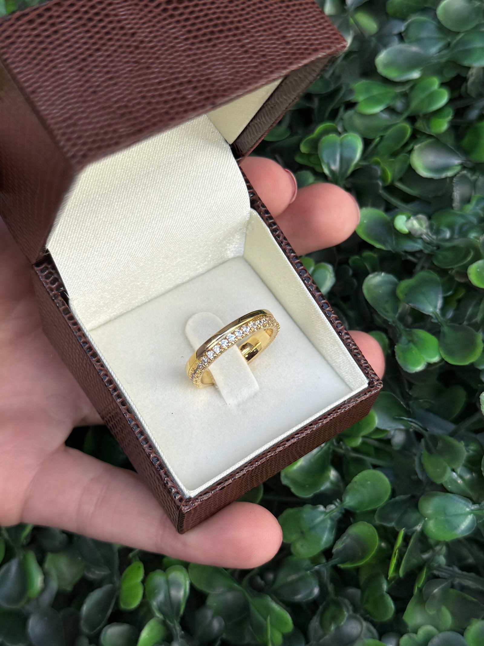 Meia aliança em ouro 18k