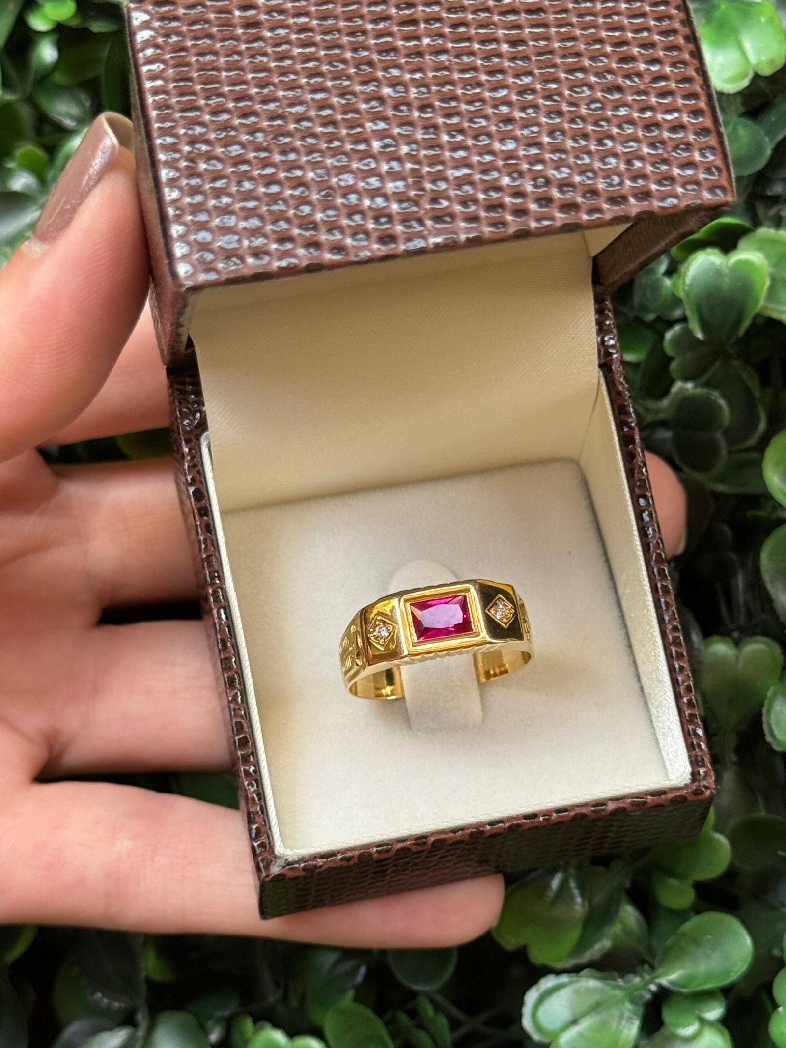 Anel de formatura em ouro 18k - Imagem 9