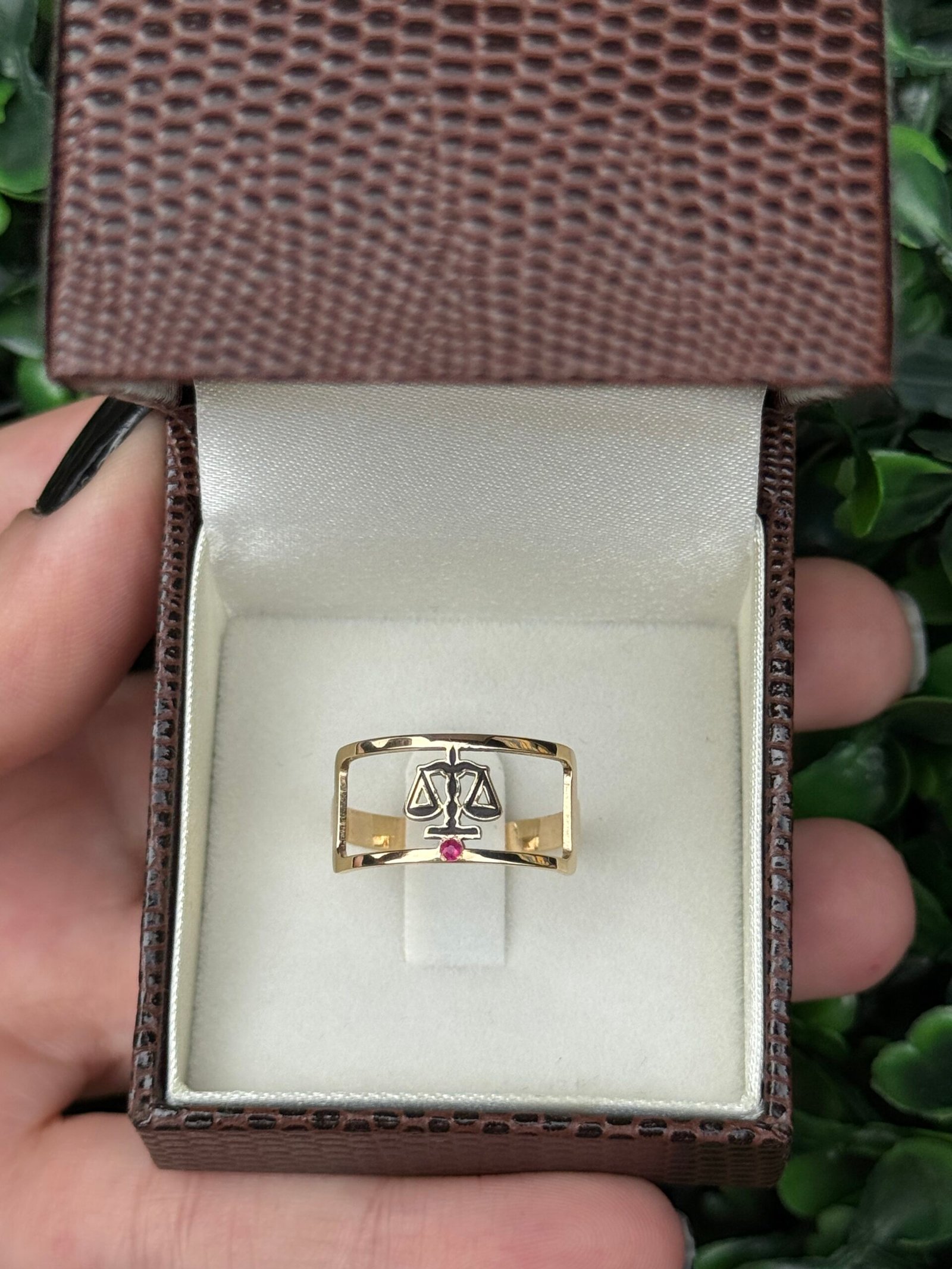 Anel de formatura em ouro 18k - Imagem 5